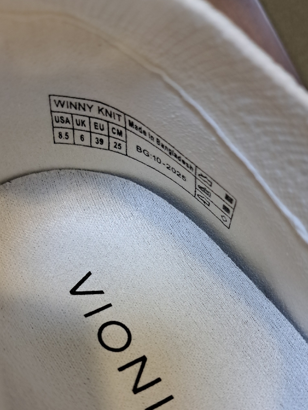 Vionic Winny Knit Sneaker - Color: White - Size: Women 8.5 - Picture 9 of 9